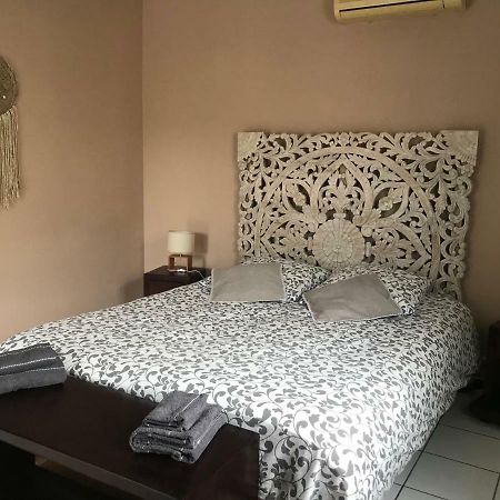 2 Chambres Avec Piscine Dans Maison Creole Сен-Пиер Екстериор снимка