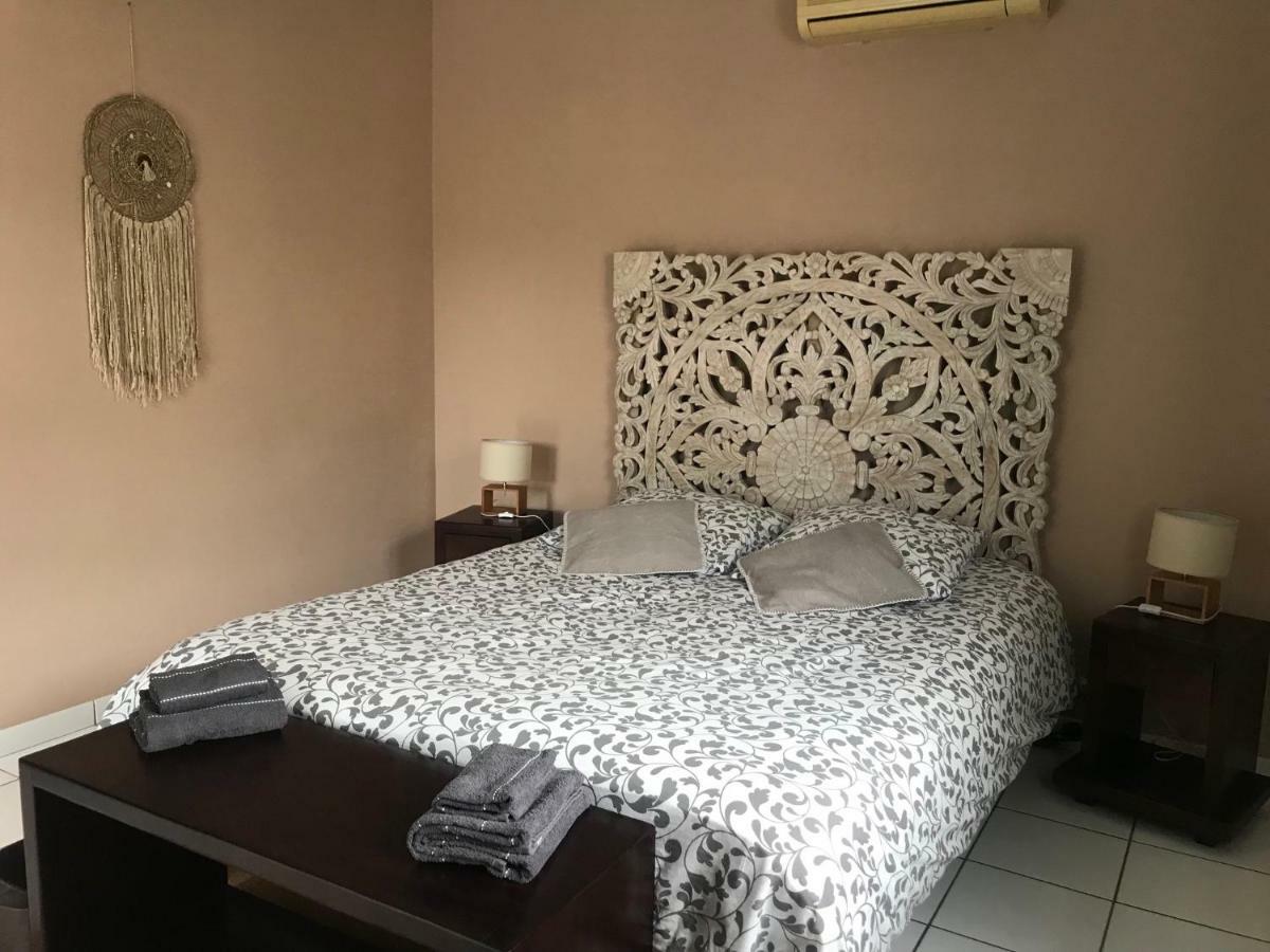 2 Chambres Avec Piscine Dans Maison Creole Сен-Пиер Екстериор снимка