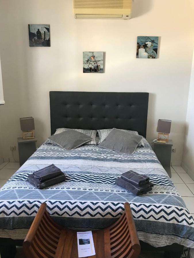 2 Chambres Avec Piscine Dans Maison Creole Сен-Пиер Екстериор снимка